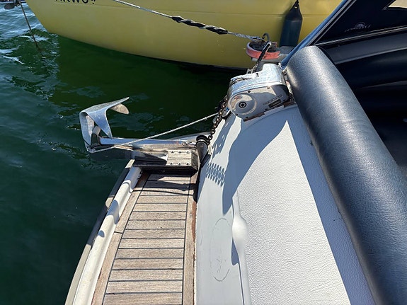 UTTERN D68 Mercruiser 4,3 MPI -02 (Sjösatt) endast 500h 6 of 12