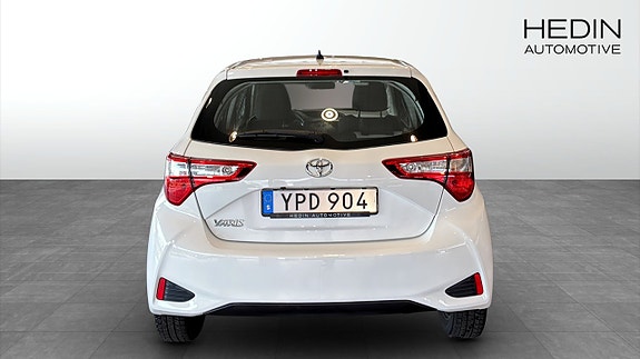 Toyota Yaris 7 of 12