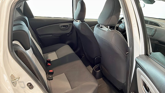 Toyota Yaris 5 of 12