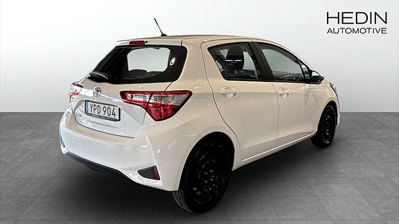Toyota Yaris 2 of 12