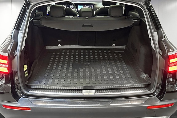 Mercedes-Benz E220 d 20 of 20