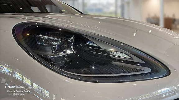 Porsche Macan T 11 of 14
