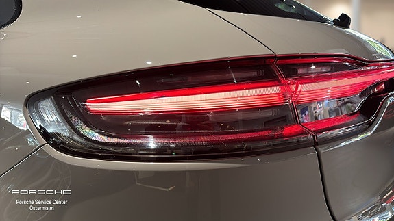 Porsche Macan T 13 of 14