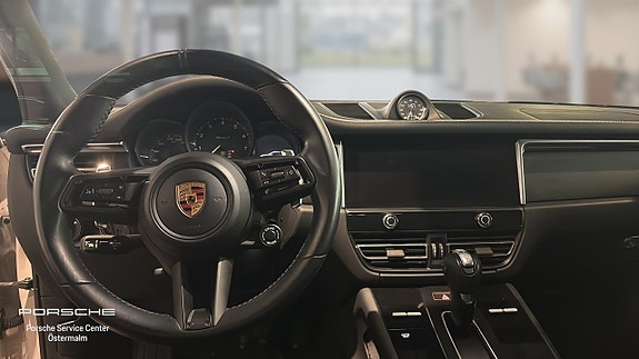 Porsche Macan T 14 of 14