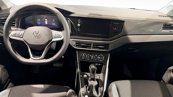 Volkswagen Polo 10 of 13
