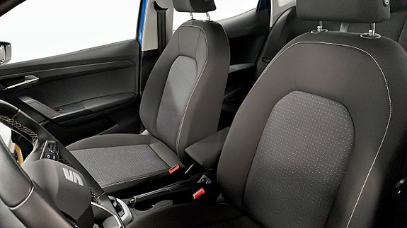 Seat Arona 8 of 16
