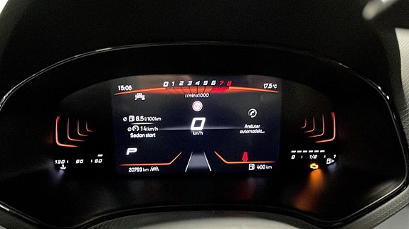 Seat Arona 14 of 16