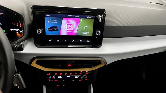 Seat Arona 9 of 16