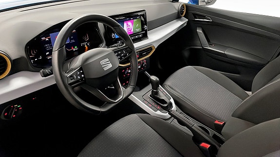 Seat Arona 7 of 16