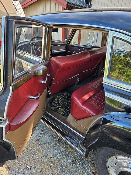 Mercedes-Benz 300 B 9 of 24