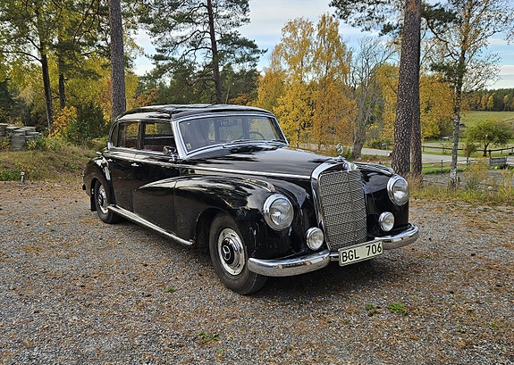 Mercedes-Benz 300 B 4 of 24