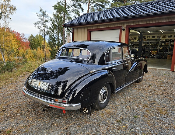 Mercedes-Benz 300 B 2 of 24
