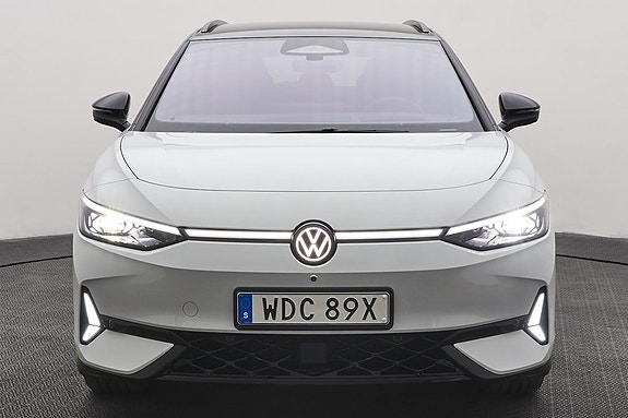 Volkswagen ID.7 3 of 17