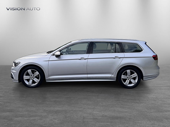 Volkswagen Passat 8 of 26