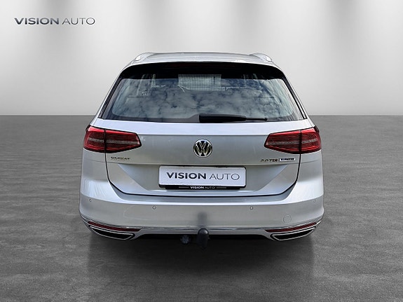 Volkswagen Passat 6 of 26