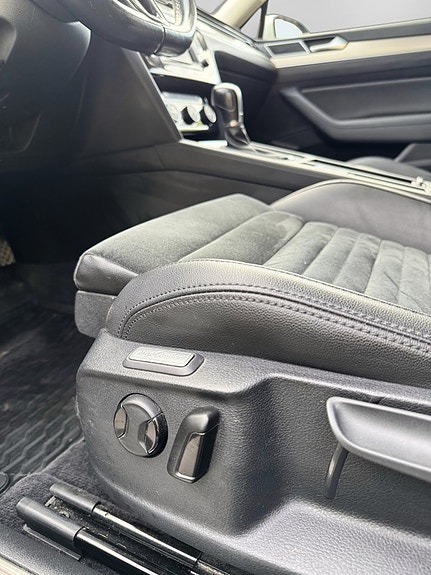 Volkswagen Passat 16 of 26