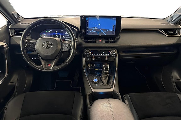 Toyota RAV4 8 of 13