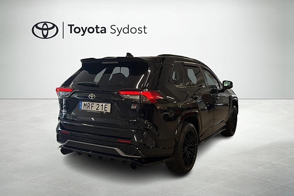 Toyota RAV4 3 of 13