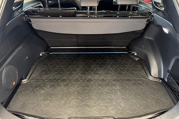 Toyota RAV4 9 of 13