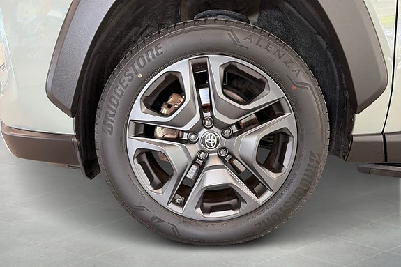 Toyota RAV4 11 of 11