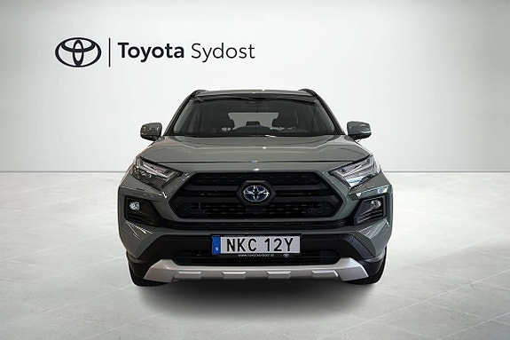 Toyota RAV4 6 of 11