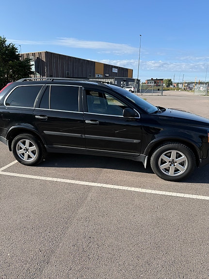 Volvo XC90 3 of 6