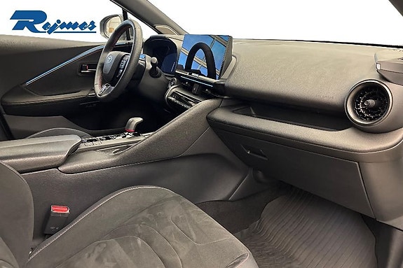 Toyota C-HR 6 of 24