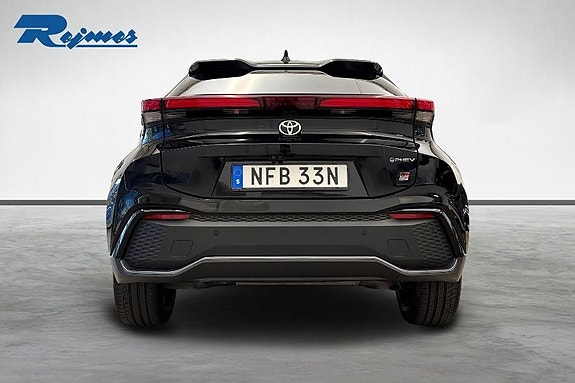 Toyota C-HR 4 of 24