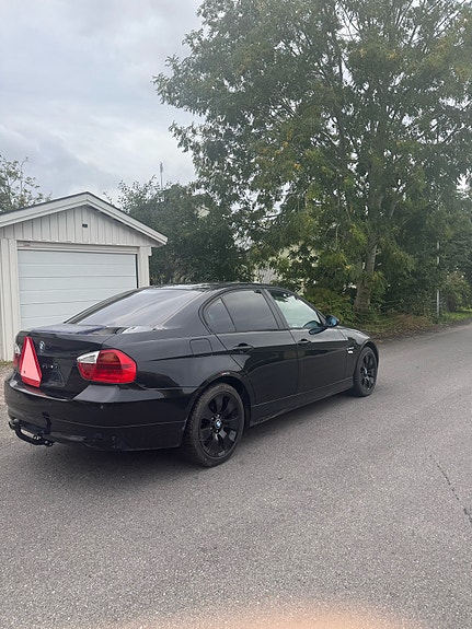 BMW 318i 13 of 19