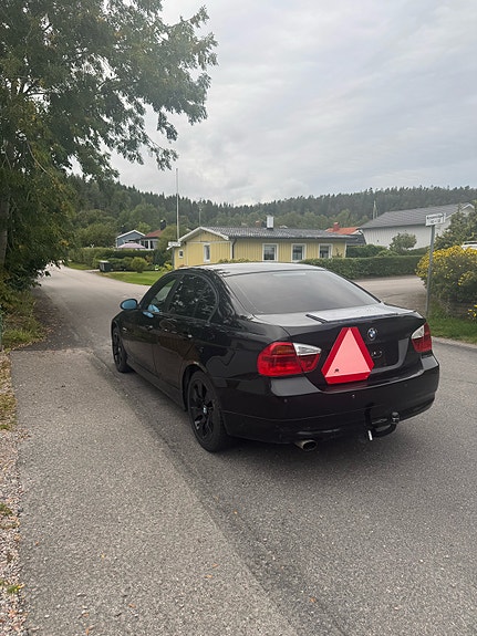 BMW 318i 12 of 19