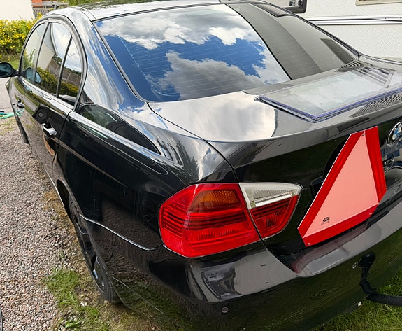 BMW 318i 5 of 19