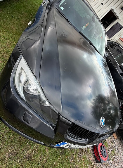BMW 318i 2 of 19