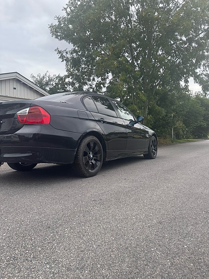 BMW 318i 18 of 19