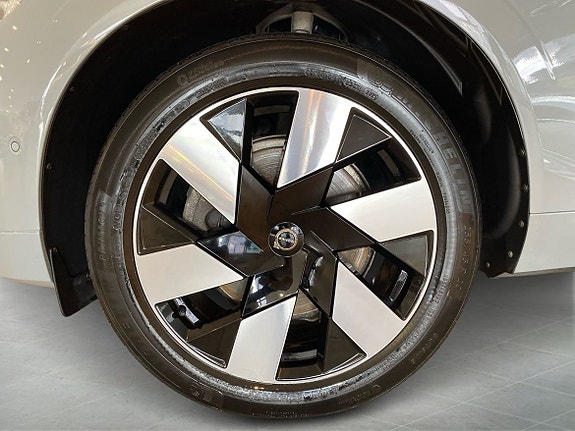 Volvo XC60 9 of 15