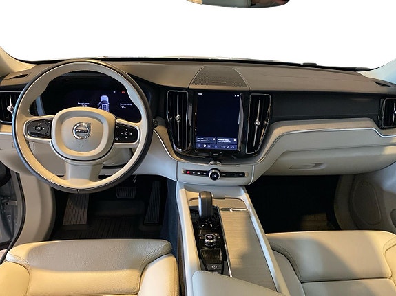 Volvo XC60 5 of 15