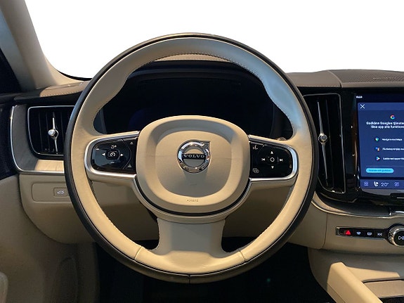 Volvo XC60 10 of 15