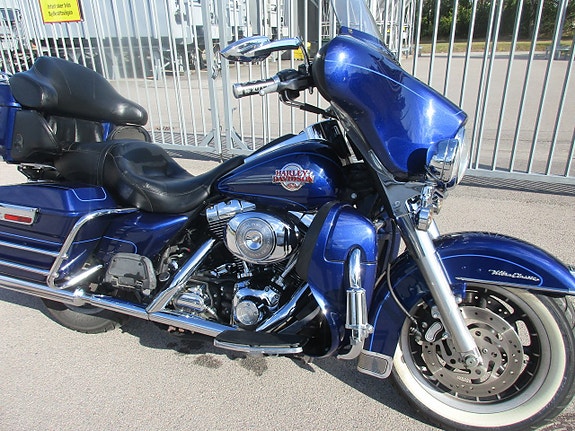 Harley-Davidson Electra Glid Ultra Classic FLHTCUI 2 of 6