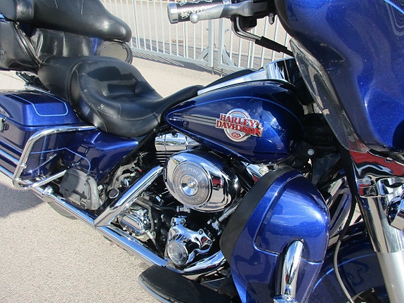 Harley-Davidson Electra Glid Ultra Classic FLHTCUI 3 of 6