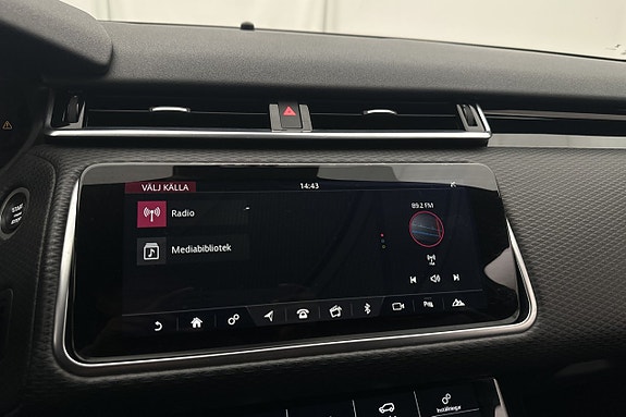 Land Rover Range Rover Velar 17 of 28