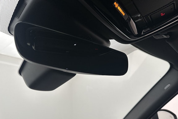 Land Rover Range Rover Velar 28 of 28