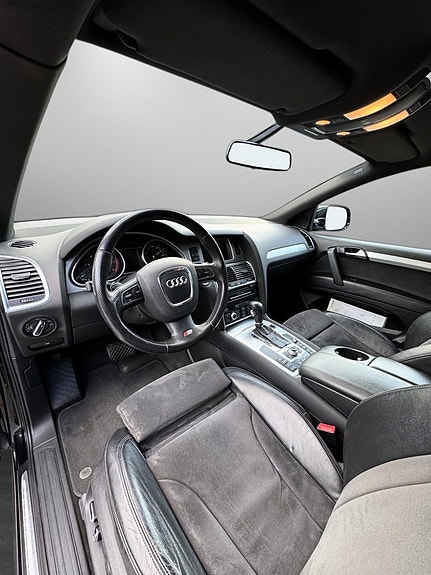 Audi Q7 9 of 29