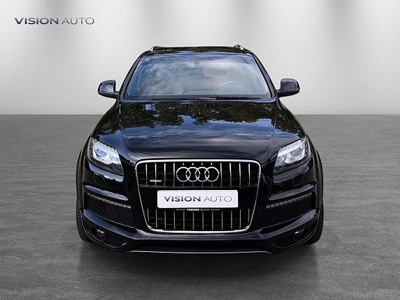 Audi Q7 2 of 29