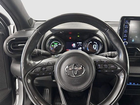 Toyota Yaris 11 of 13