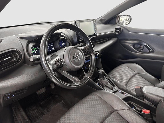 Toyota Yaris 8 of 13