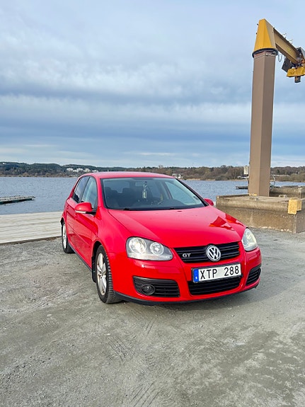 Volkswagen Golf V 4 of 6