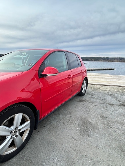 Volkswagen Golf V 5 of 6