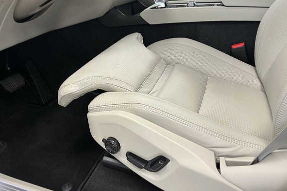 Volvo XC90 26 of 30