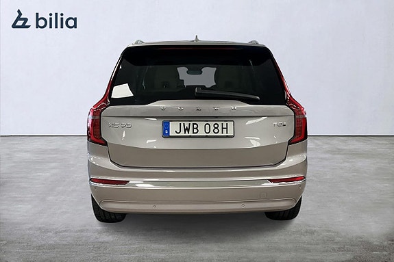 Volvo XC90 10 of 30