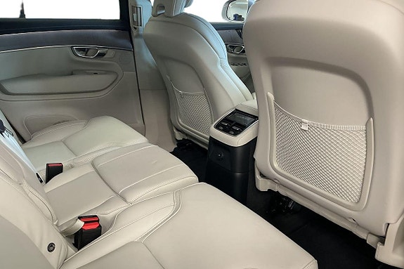 Volvo XC90 18 of 30