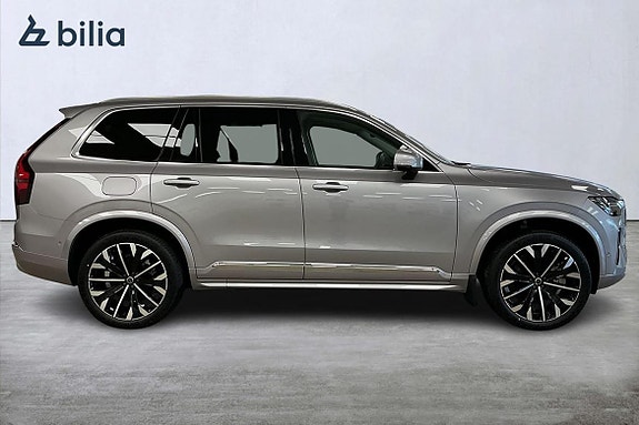 Volvo XC90 11 of 30
